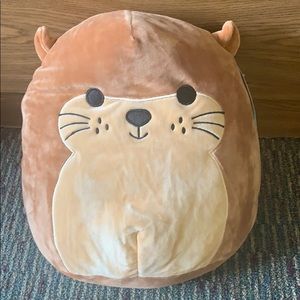 Joanne the otter squishmallow